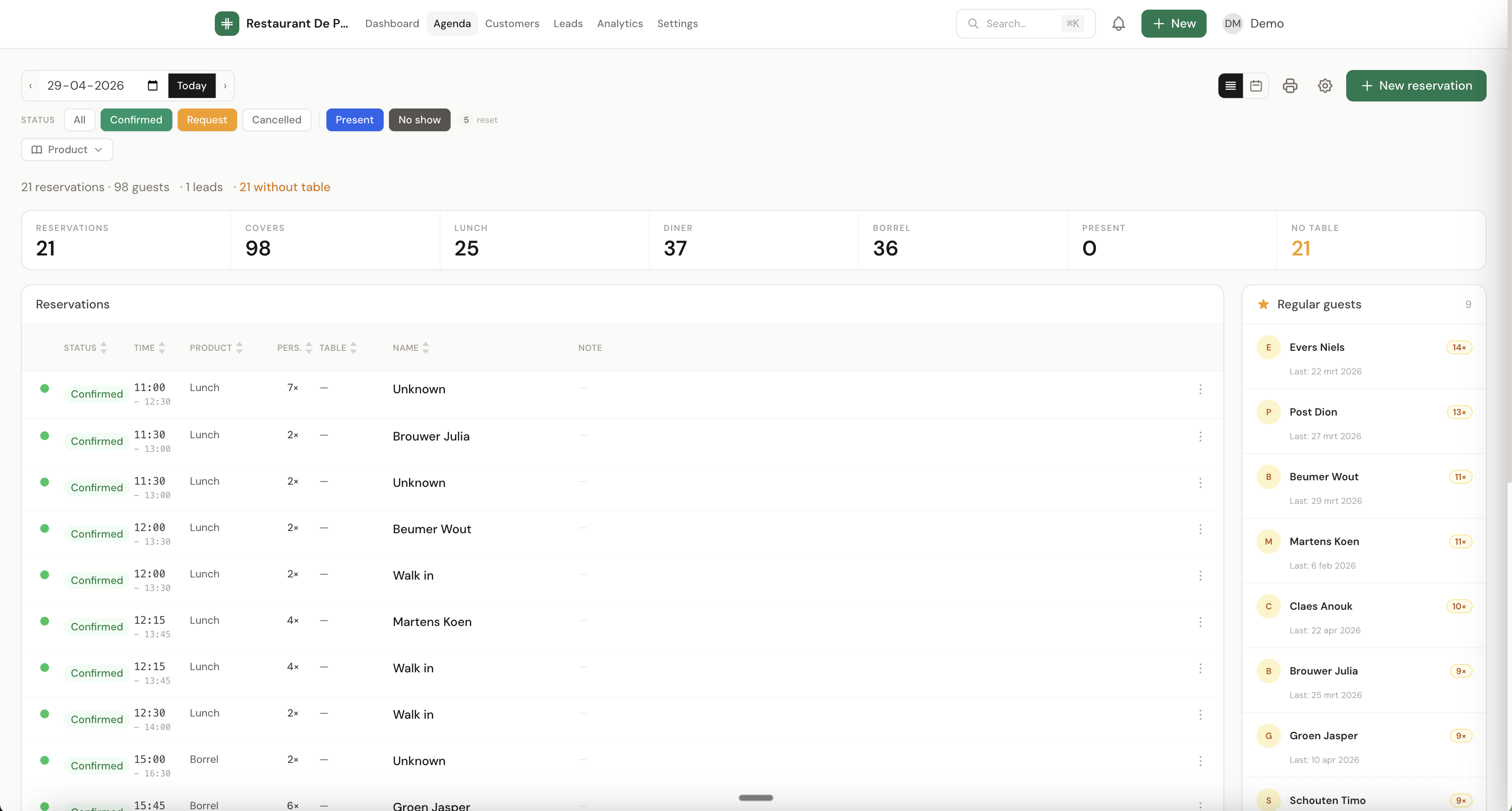 TableFlow agenda view per zone with timeline reservations